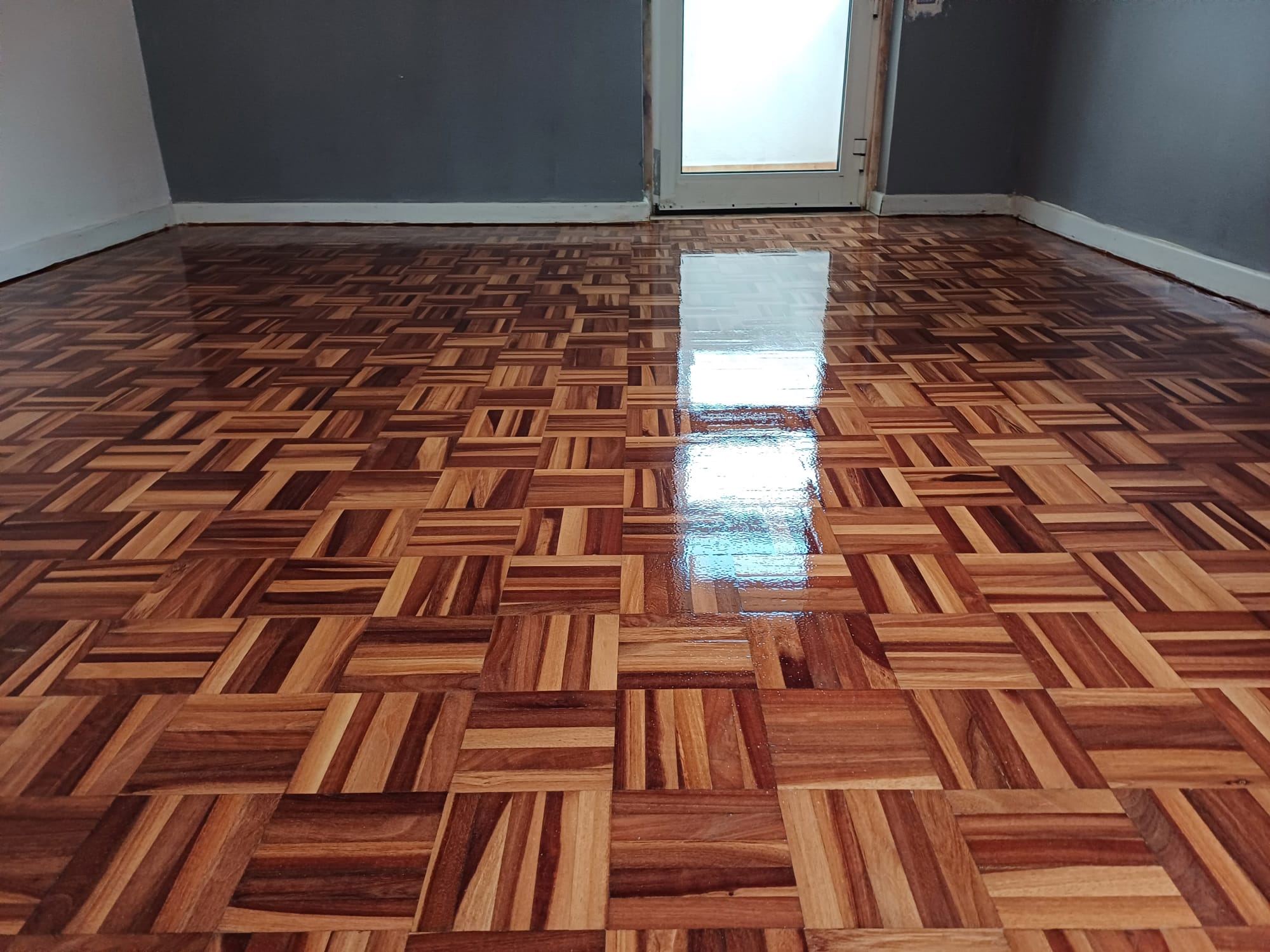 Trabalho de detalhe em rodapé